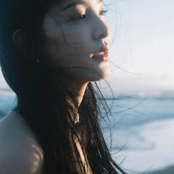 铜月亮